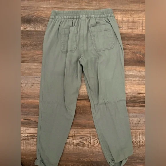Old Navy Green Cargo Pants with Elastic Cuffs - Picture 2 of 4